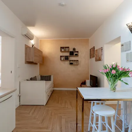 Apartment Gold *
